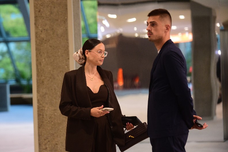 MIRKA VASILJEVIĆ SPREMILA PAPIRE Vujadin nije mogao da je spreči, pojavila se fotografija