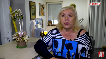 ZORICA MARKOVIĆ BACILA ŽENU U REKU! Prisutni zanemeli od šoka, obezbeđenje odmah skočilo da je spasi