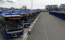 BEZ ZASTOJA I IZMENA TRASA Gradski saobraćaj u Beogradu se odvija po redu vožnje
