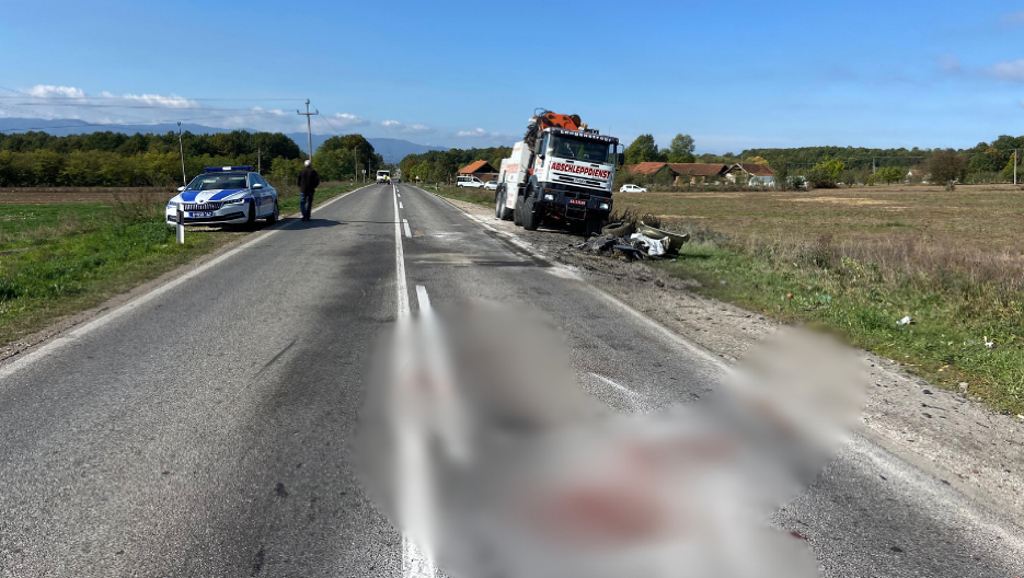 VOZILO SPLJOŠTENO, PUT OBOJEN KRVLJU Stravične slike nakon jezivog sudara kod Bresnice, stradala jedna osoba