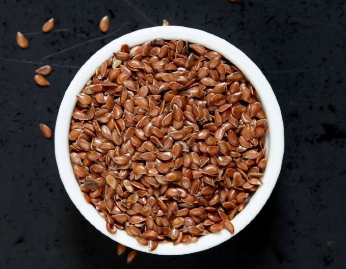 EVO ZAŠTO LAN TREBA UVRSTITI U ISHRANU Jedna kašika dnevno čuva srce i krvne sudove