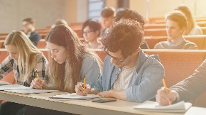 MINISTARSTVO PROSVETE DONELO DEFINITIVNU ODLUKU Evo šta će biti sa studentima koji su upisali fakultet sa manje od 48 ESPB bodova