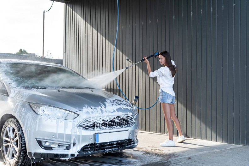 NEMOJTE OVO NIKADA RADITI U AUTOPRAONICI Mehaničar otkrio da ova greška možete potpuno uništiti motor automobila