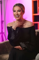 EVO KO JE NOVI DEČKO RADE MANOJLOVIĆ Izlanula se pred kamerama, pa priznala da li je oženjen!