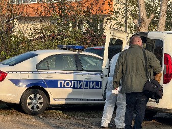 TINEJDŽERA TUKLA TROJICA VRŠNJAKA, UDARALI GA ČEKIĆEM PO GLAVI! Horor u  školi u Beogradu