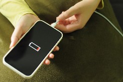 TELEFON VAM SE STALNO PRAZNI? Ova skrivena funkcija vam jede bateriju čak i kad je ne koristite - smesta je isključite!