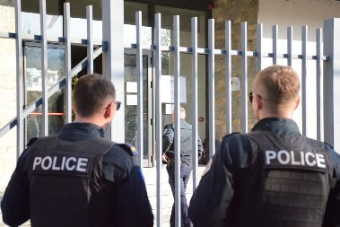 TZV KOSOVSKA POLICIJA ODLAŽE PRIMENU MERA: Srpska dokumenta i registarske tablice bez sankcija do januara