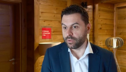 VUJOVIĆ NADMAŠIO SAMOG SEBE: Optužio Vučića da režira haos u Crnoj Gori