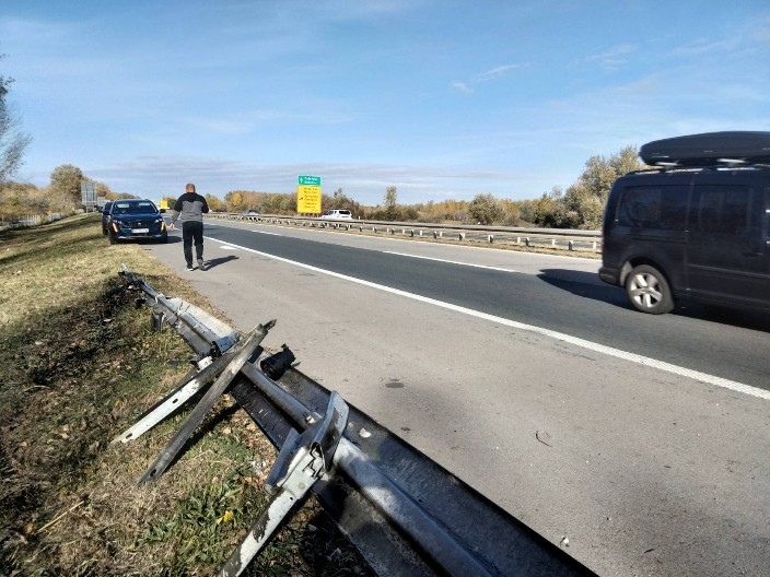 VOZAČ KOMBIJA U STABILNOM STANJU Prevozio džudiste sa takmičenja, jedan dečak stradao