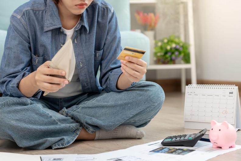 Šta je sigurnije – štedeti u dinarima ili evrima?