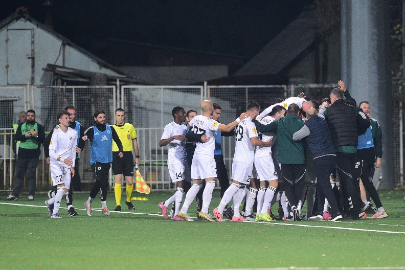 OZBILJNA BRUKA PARTIZANA Bledi crno-beli ponovo da zahvale Miloševiću što ih Čukarički nije "petardirao"!