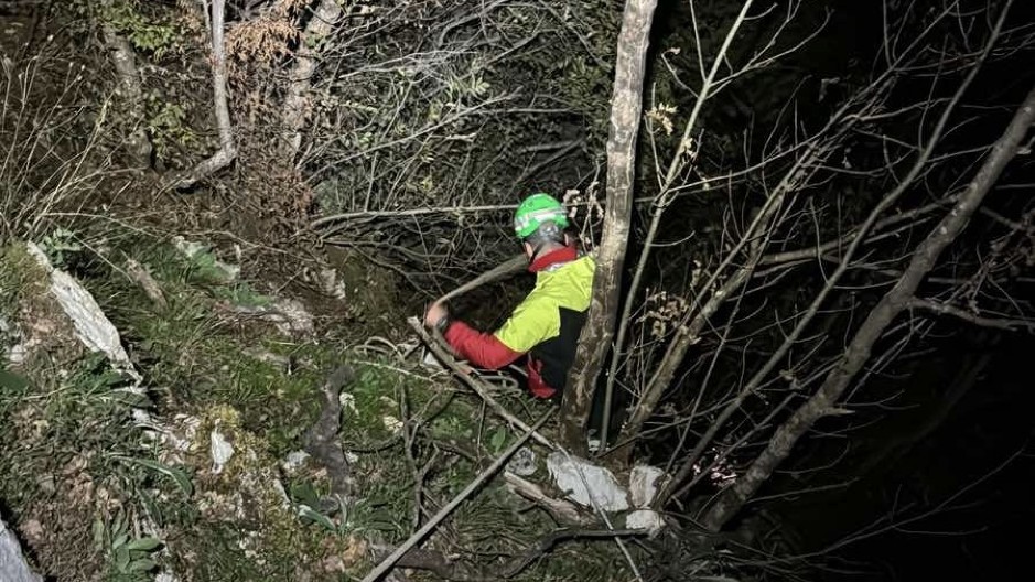 DRAMA NA KUČAJSKIM PLANINAMA Spasioci tragali za dve izgubljene osobe (FOTO)
