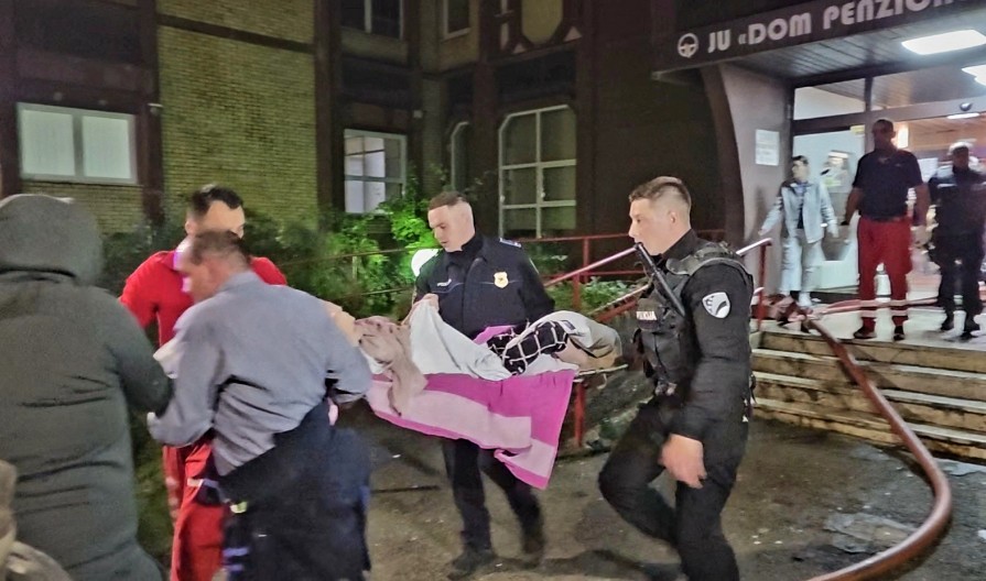 POTRESNE SLIKE ISPRED STARAČKOG DOMA U KOJEM JE STRADALO DESET OSOBA Oglasila se policija