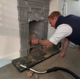 RENOVIRAO STARU KUĆU, PA DOŽIVEO NEVIĐENI ŠOK Evo šta je ugledao u kaminu kada je počeo da ga čisti