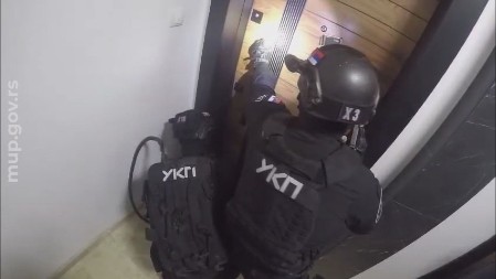 U ZVORNIKU PRIVEDEN KAVČANIN DARKO DULOVIĆ  Dovodi se u vezu sa slučajem "ubačeni snajperista"!?