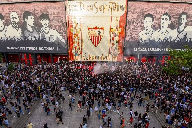 U IGRI STOTINE MILIONA EVRA Prodaje se Sevilja, Gudelj dobija nove vlasnike