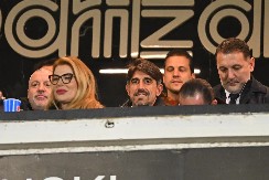 NOVI SELEKTOR U HUMSKOJ Veljko Paunović prati meč Partizana i Novog Pazara