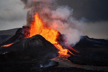 ERUPCIJA PARA NEBO Jedan od najaktivnijih na svetu, ponovo je eruptirao (FOTO)