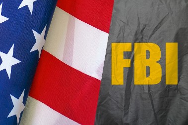ŠTA TO AMERIKANCI SPREMAJU Direktor FBI tajno otišao u Kinu