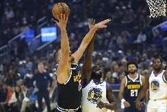 MAJSTORIJA O KOJOJ BRUJI AMERIKA Nikola Jokić još jednom pokazao zbog čega je najbolji, potez koji je oduševio sve (VIDEO)