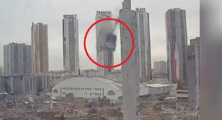 UDAR IZBACIO MASU BETONA I BLATA U VAZDUH Objavljen jeziv snimak nesreće prilikom rušenja objekta, ima povređenih (VIDEO)