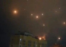 PAKAO SE OTVORIO NA NEBU IZNAD RUSIJE Jezive scene tokom masovnog napada Ukrajine iz vazduha (VIDEO)