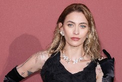 NOS MI JE UNIŠTEN, JEDVA DIŠEM! Ćerka Majkla Džeksona pokazala jezive posledice dugogodišnjeg drogiranja, jezivo je!