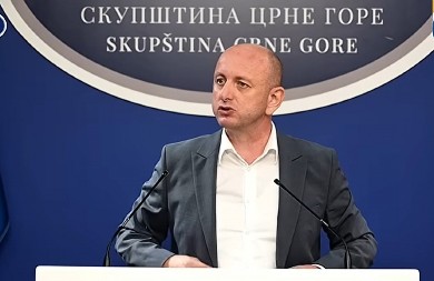 KNEŽEVIĆ: Ni po koju cenu nećemo glasati ni za jednu antisrpsku i antirusku odluku