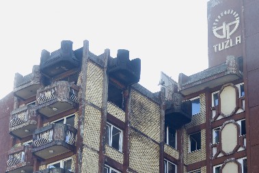 OTKRIVEN UZROK POŽARA U DOMU PENZIONERA U tragediji stradalo 15 osoba, oglasilo se tužilaštvo u Tuzli