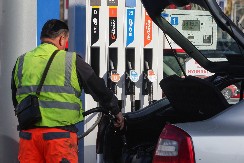 NOVA CENA GORIVA Dizel prešao 200 dinara po litri