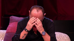 NAŠ PEVAČ (73) DOBIJAO NOVAC ZA INTIMNE USLUGE Godinama ćutao, a onda sve priznao: "Za noć mi je dala 7.000 evra, sa njom je bilo pola pevača"