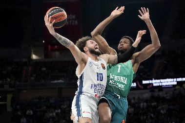 BRUTALNA PARTIJA Košarkaš Efesa MVP kola