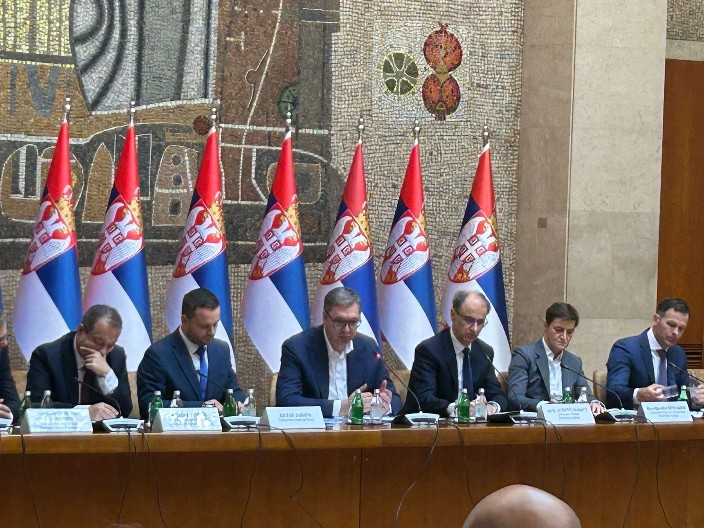 GRAĐANI NIŠTA NISU OSETILI 37 DANA Vučić na sednici Vlade o NIS-u: Nema čekanja, odluka mora da bude doneta u narednih 7 dana