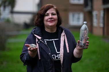 OVA ŽENA JE DOBILA ODGOVOR KOJI NIJE OČEKIVALA NI U NAJVEĆOJ NOĆNOJ MORI: Slala "poruke u boci" jer je htela malo romantike, usledio je ŠOK!