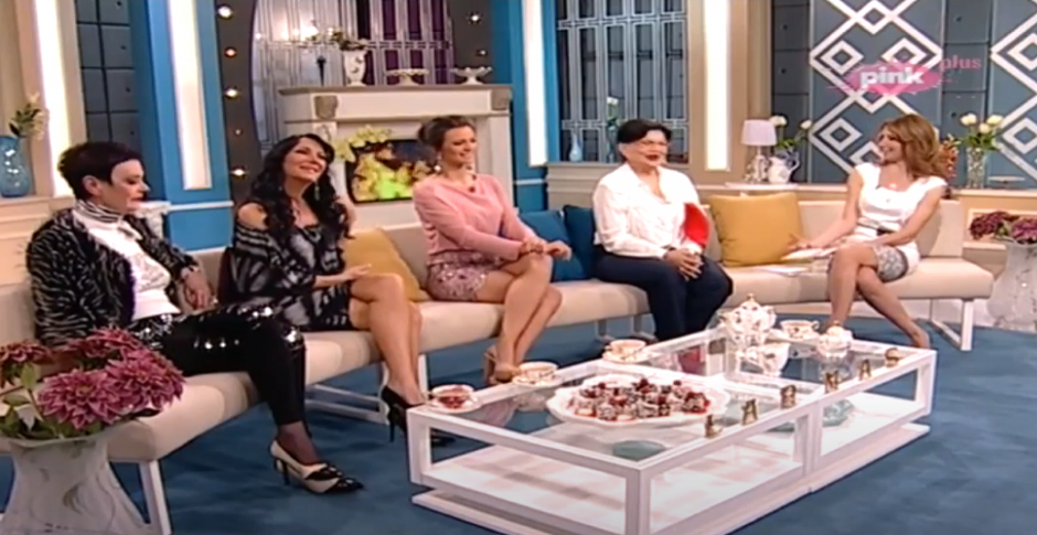 "POLUGOLE PRIČAJU S MINISTRIMA, PRODAJU TELO ZA NOVAC" Voditeljka žestoko udarila na koleginice: "Uvaljuju se na televizije!"