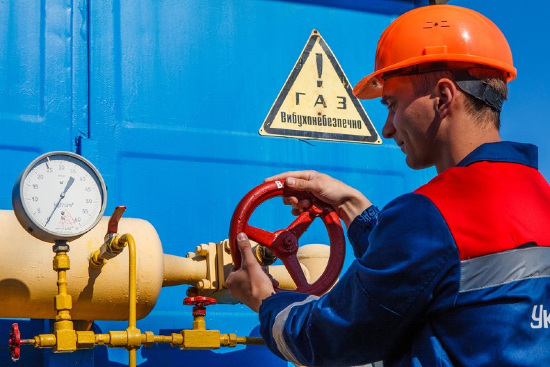 STIŽE AMERIČKI TEČNI GAS Balkanska zemlja potpisala istorijski ugovor o isporuci Ukrajini