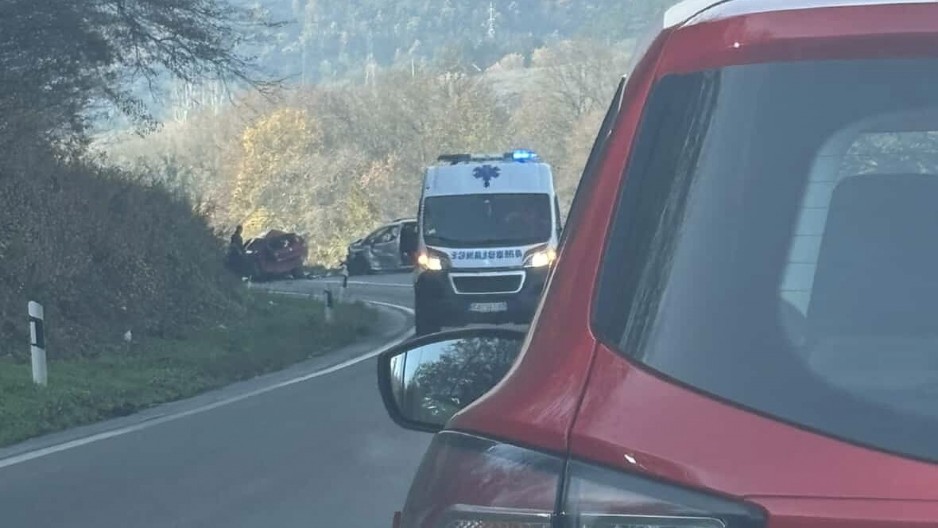 MAJKA I ĆERKA (7) NA INTENZIVNOJ, POVREĐEN OTAC I DEVOJČICA (3) Oglasili se iz bolnice u Čačku nakon udesa u Ovčarsko-kablarskoj klisuri