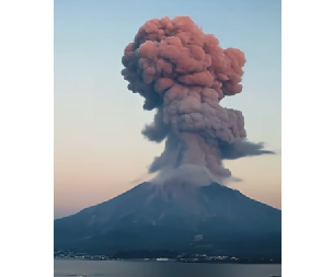 EKSPLOZIJA GRUNULA U ZORU! Pakao nad Japanom, nebo prekrio oblak pepela od 4.000 metara! (VIDEO)