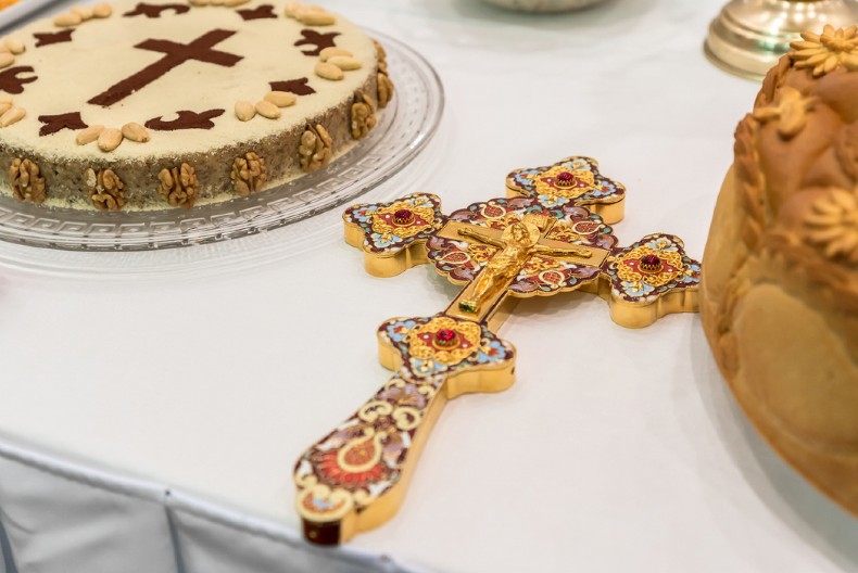 VERNICI SU SVAKE GODINE U DILEMI Služi li se na Aranđelovdan slavsko žito, sveštenik dao odgovor