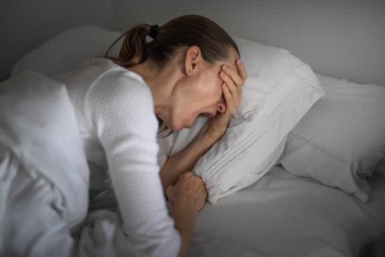 VOJNI TRIK ZA BRZO USPAVLJIVANJE Pomaže kod 96% ljudi, utonu u san za 2 minuta!