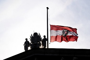 U Austriji pokušavaju da izbace krst iz učionica: Borba za veru