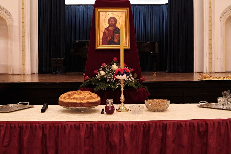 OVAJ OBIČAJ ZA ARANĐELOVDAN IZNENADIO I POPA Evo šta je poručio svojim parohijanima