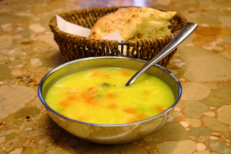 BEGOVA ČORBA KRALJICA SLAVSKE TRPEZE Bogata i kremasta, prepuna povrća i mesa