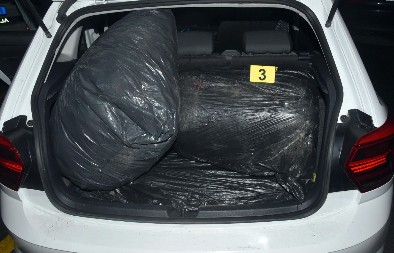 HAPŠENJE U SREMSKOJ MITROVICI  Prilikom pregleda pronašli mu više od  kilogram narkotika