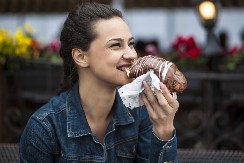 STALNO JEDETE SLATKIŠE? Probajte ove prirodne namirnice, mnogo su zdravije i ukusnije