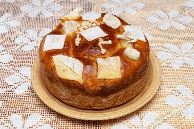 SLAVSKI KOLAČ KOJI SE NE MRVI I OSTAJE SVEŽ 7 DANA Gosti misle da ste kupili u pekari, otkrijte im neverovatan recept