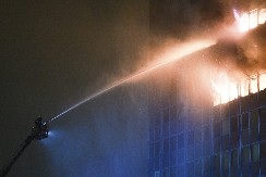 GLEDALI SU SVOJIM OČIMA KAKO GORI SIMBOL ZAGREBA! Očevidac ispričao horor scenu: Čuo sam udar groma i video da GORI SVE