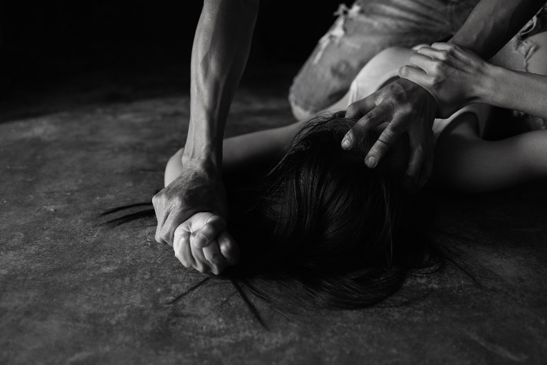 UŽAS! MONSTRUM (23) SEKSUALNO ZLOSTAVLJAO DEVOJČICU (5) Užas u Skoplju