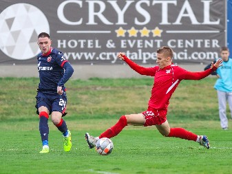 CRVENO-BELI SE PROŠETALI KROZ RUMU Zvezda rutinski protiv trećeligaša, debitovali omladinci