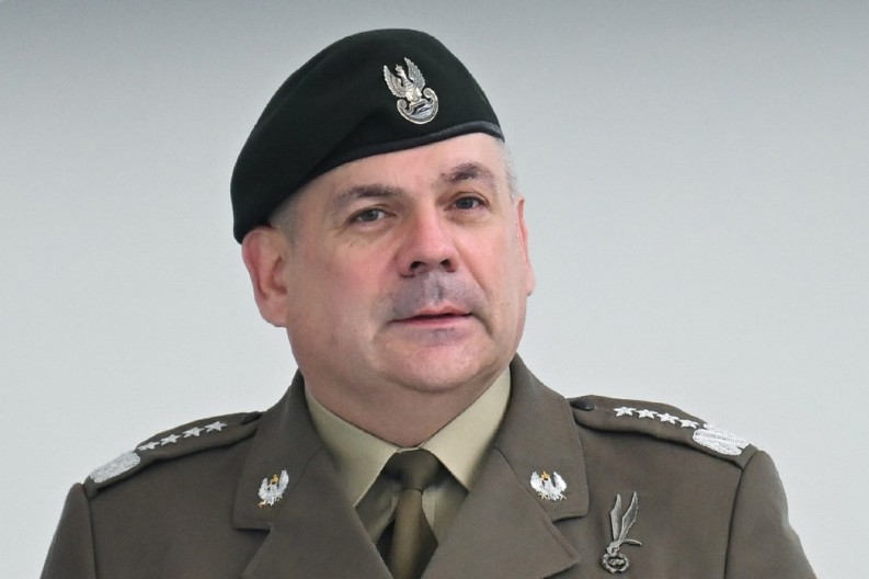 "NEPRIJATELJ JE OVO ČEKAO, ZNA DA JE SADA PRAVI TRENUTAK DA NAS NAPADNE" Alarmantno upozorenje načelnika Generalštaba, Veslava Kukule